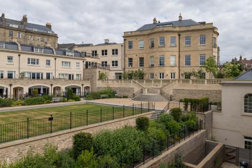 Bath Penthouse with amazing views and lift access - Housity