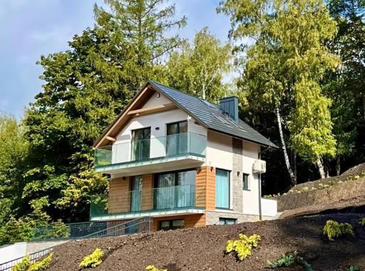 LUXURY OAK VILLAS - Housity