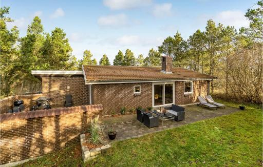 Cozy Home In Sæby With Sauna - Housity