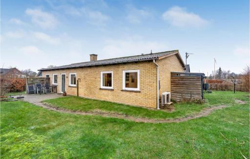 Beautiful Home In Nakskov With Kitchen - Housity