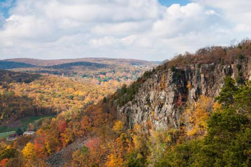 Cozy Ranch by the Trail & Sleeping Giant - Housity
