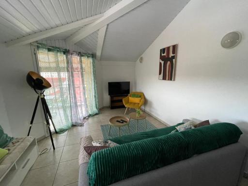 NANA - A 44 - Vue Panoramique-Appartement Cosy et Lumineux- Cuisine équipée- - Centre Ville-WIFI-CLIM- NETFLIX - Parking public gratuit-Garage privé payant - Housity