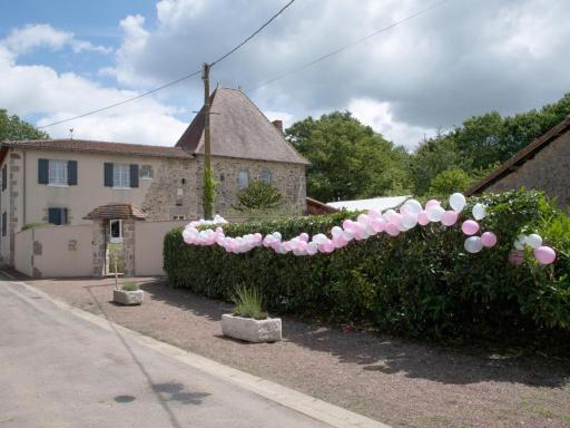 Gîte familial 10 pers. avec piscine, jardin clos et équipements pour handicap, à Esse. - FR-1-653-111 - Housity