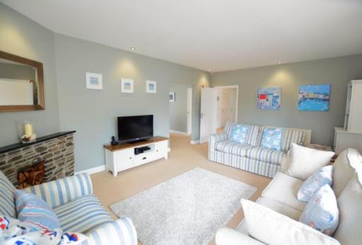 Seven Bays House - Housity
