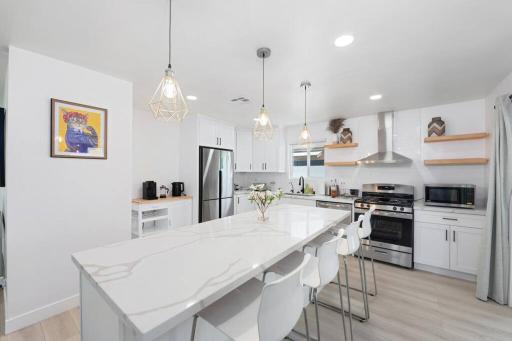 Charming Vacation Rental Home Near Disneyland Park - Housity