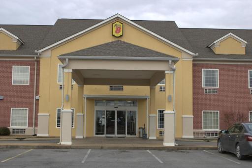 Super 8 by Wyndham Rainsville - Housity