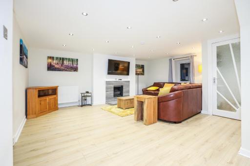 mySTAYINN Tomnahurich 3 Bedroom House - Housity