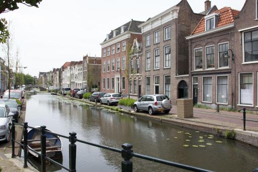 Canal House in Historic City Center Gouda - Housity