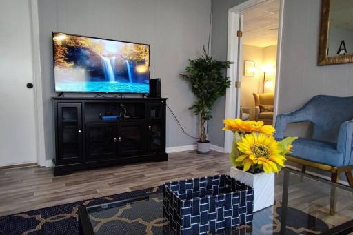 Perfect Combo of Charm & Comfort- 2Bedroom Home - Housity
