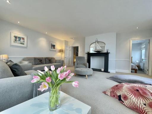 The Beach House - Housity