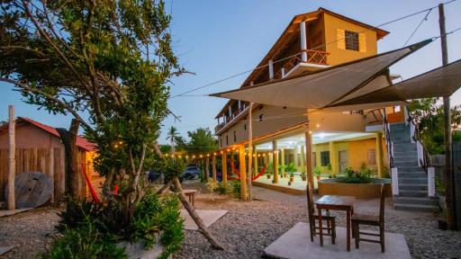 Hotel La Playa - Housity