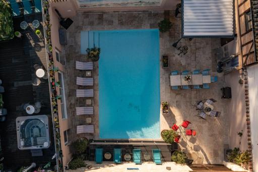 Maison Toscane in a remarkable village - heated pool, jacuzzi, billiard & ensuite luxury bedrooms - Housity