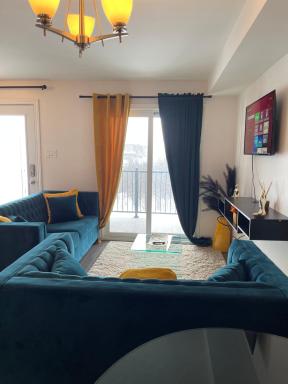 Lovely cozy and spacious apt w Free parking, Ac-Tv. - Housity
