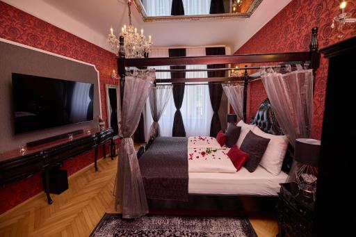 Sophie's Place - Love Edition - Housity