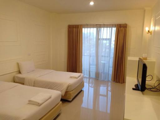 Golden Dragon Resort - Housity