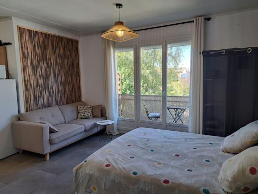 Studio dans maison avec jardin et balcon, au calme - Housity