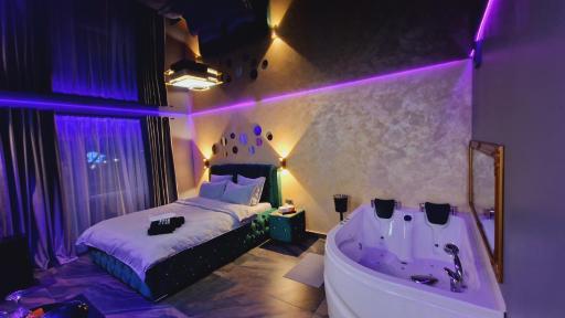 Fantasy Room - Housity