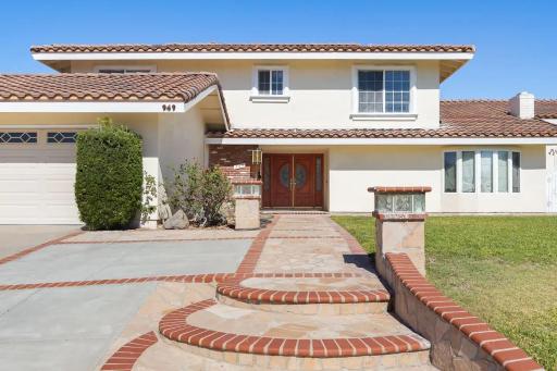 Large Family Home - Only 20 mins from Disneyland - Housity