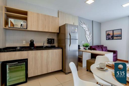 Linda Suíte com cozinha compacta em região central - Housity