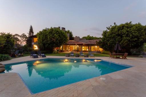 Casa Ficus, serviced Luxury Villa with pool&tennis - Housity