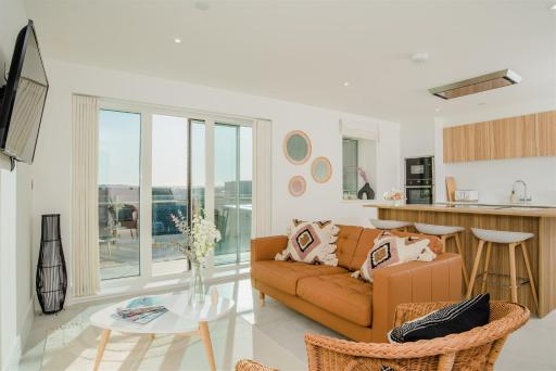 7 Cliff Edge - Housity