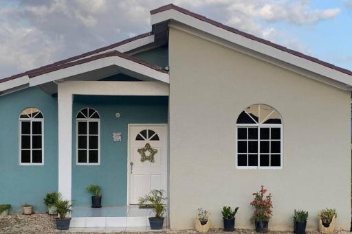 The Hideaway Manor - Housity