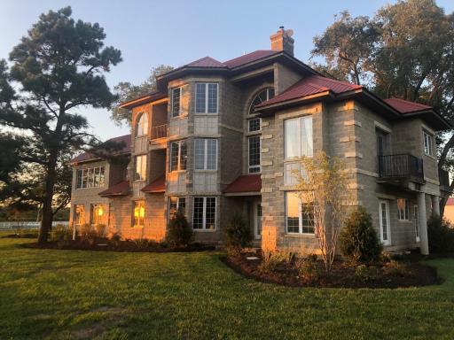 Red Roof Stable and Farm LLC - Housity