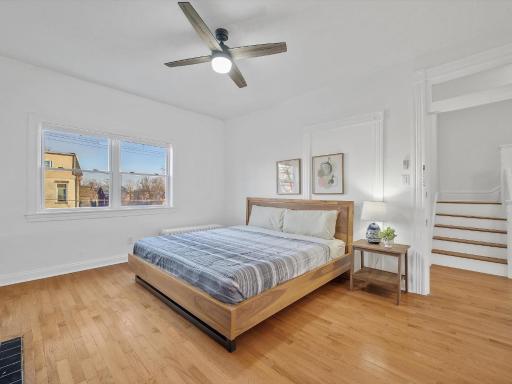 Bloomfield/Shadyside @I Modern & Bright Private Bedroom with Shared Bathroom - Housity