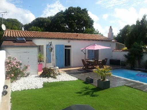 Maison de charme avec piscine, proche commerces et plage - Angoulins, 6 pers, WiFi - FR-1-535-14 - Housity