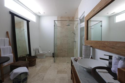 DeCasa Seminyak - Housity