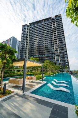 Wallaway2stay Gravit8 Klang 2 Plus 1Room - Housity