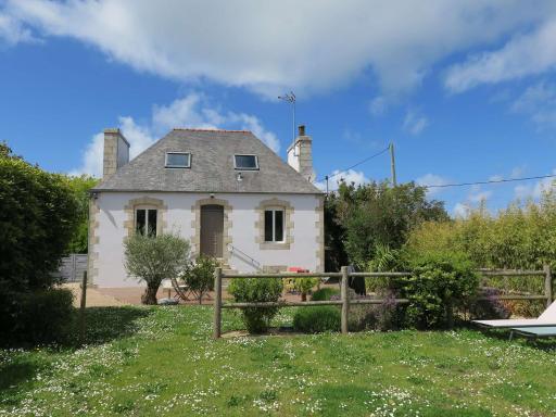 Maison de charme avec jardin, terrasse et WIFI, à 600m de la mer à Pleumeur-Bodou - FR-1-368-294 - Housity