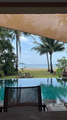 Absolute Beachfront Pool Villa - Housity