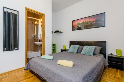 The Point Room - Housity