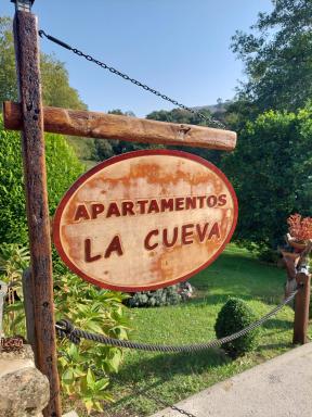 Vivienda Rural - Apartamentos La Cueva - Hornedo - Housity