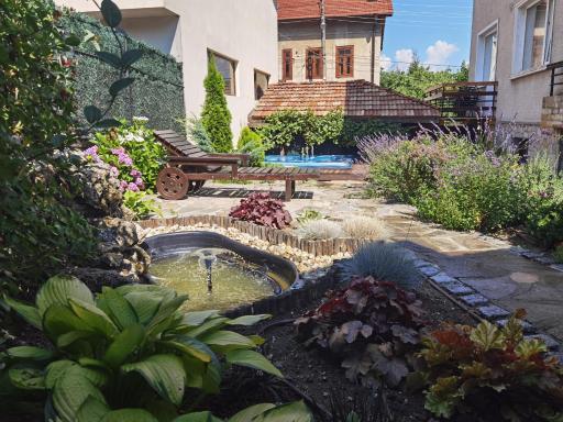 Mira Guest House - Housity
