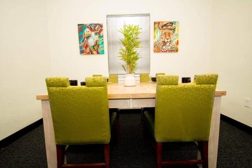 Honeymoon in Hotsprings - Housity