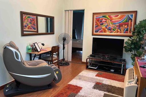 An entire & Cozy 1 BR condo with an awesome view! - Housity