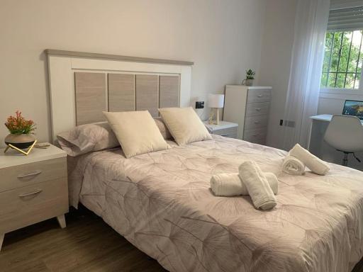 Apartamento céntrico. Wifi. Parking incluído. - Housity