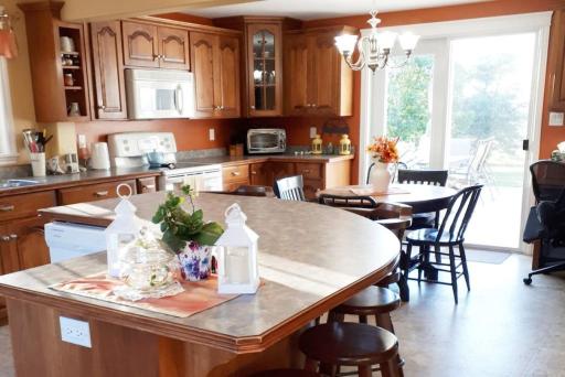 Golfers Haven 4 bd 20 min Chtown Central PEI - Housity