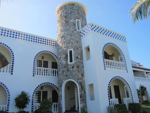 Squares Beachside Apartments - Housity