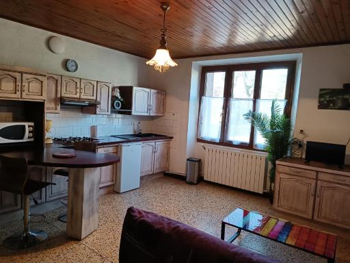 Joyeuse appart mas des chênes - Housity