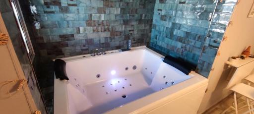 Latorre jacuzzi jerez - Housity
