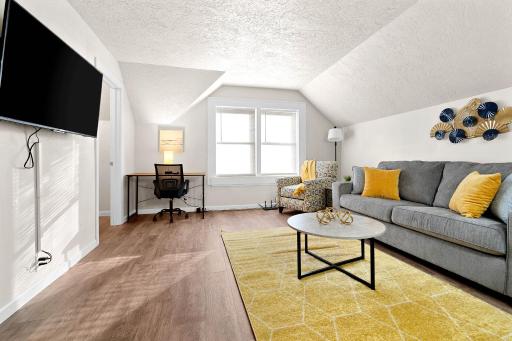 Division Street Digs - Housity