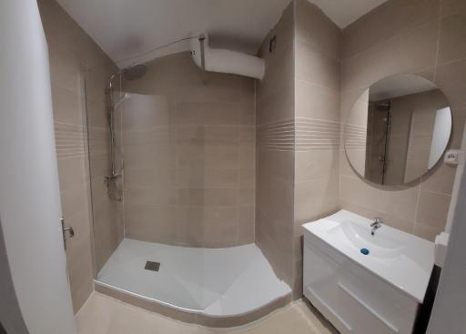 Grand appartement avec parking privé - Housity