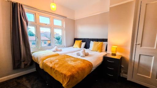 Modern Contractor Housing - FREE WiFi and parking! - Housity