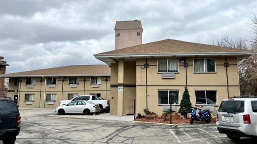 River Walk Inn - Housity