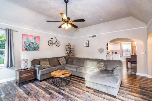Charming 3 BR Tudor home near Tower District - Housity