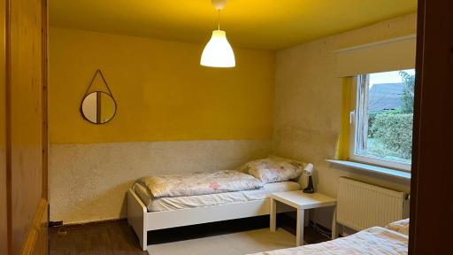 Monteure, ganzes Haus, Schwarzheide, Haus 1 - Housity
