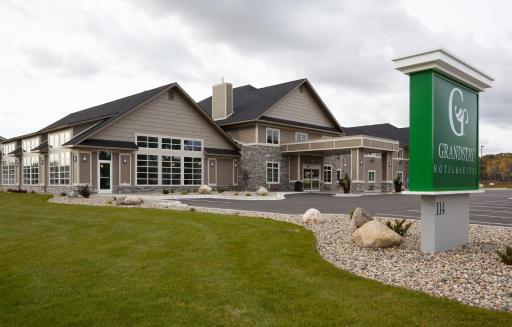 GrandStay Hotel & Suites - Glenwood - Housity